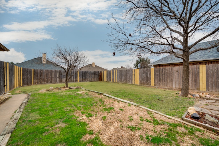 Photo 18 of 19 - 416 Kylie Ln, Wylie, TX 75098