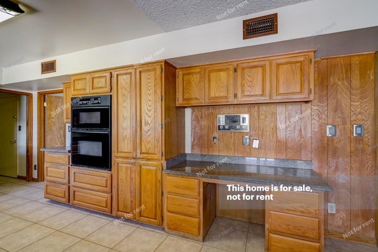Photo 8 of 31 - 8943 N 13th Ave, Phoenix, AZ 85021