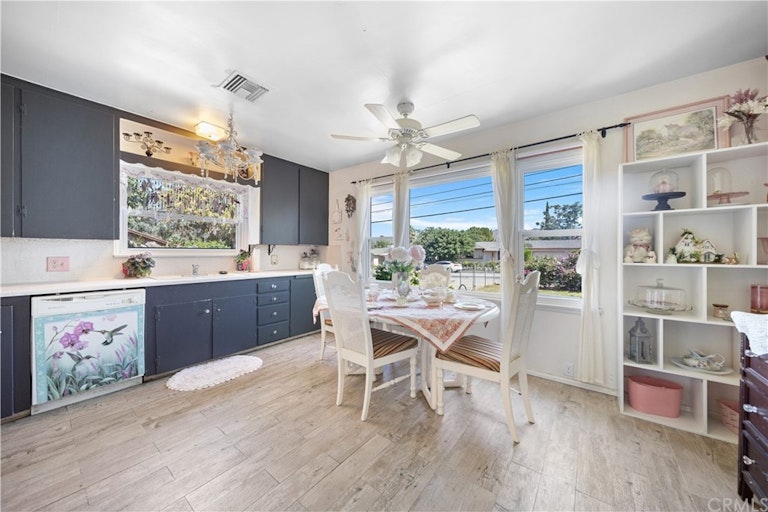 Photo 10 of 38 - 34273 Avenue E, Yucaipa, CA 92399