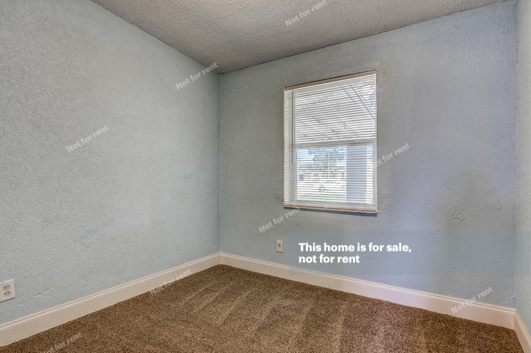 Photo 20 of 29 - 4030 Lockhart Dr N, Jacksonville, FL 32209