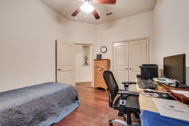 Photo 24 of 38 - 2222 Fallbrooke Dr, Grand Prairie, TX 75050