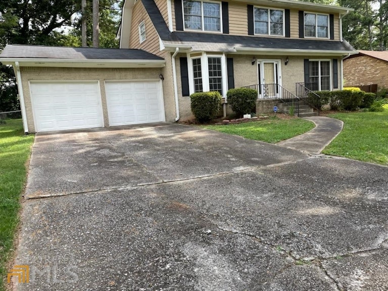 Photo 1 of 11 - 4231 Rue Antoinette, Stone Mountain, GA 30083