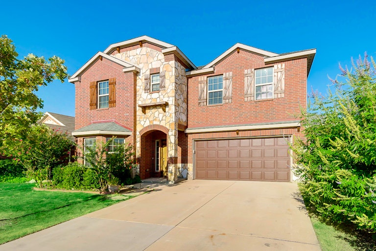 Photo 1 of 26 - 7444 Durness Dr, Fort Worth, TX 76179