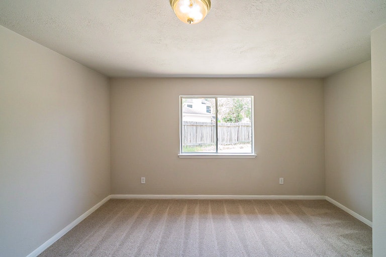 Photo 26 of 35 - 2731 Briarloch Ln, Houston, TX 77073
