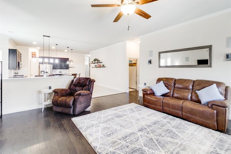 Photo 12 of 23 - 5901 Humber Ln, Aubrey, TX 76227