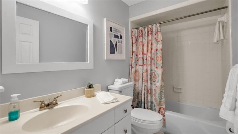 Photo 22 of 38 - 158 Oak Sq S, Lakeland, FL 33813