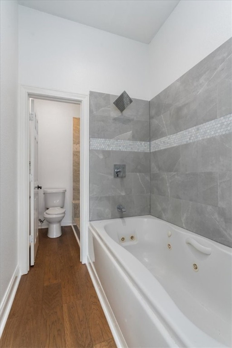 Photo 20 of 34 - 411 Seawind, Lakeway, TX 78734
