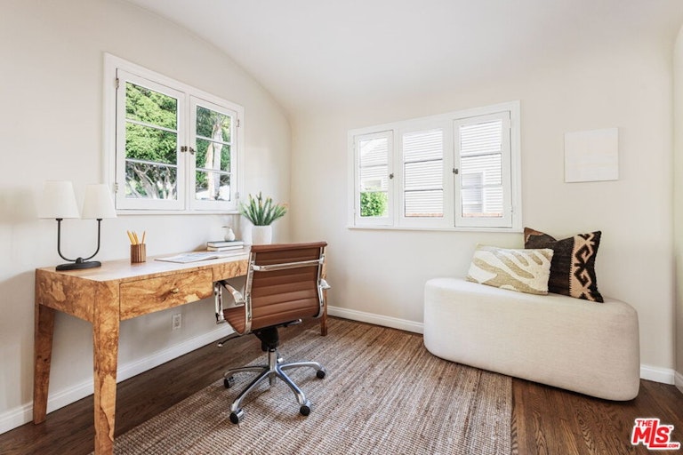 Photo 9 of 23 - 345 Westbourne Dr, West Hollywood, CA 90048