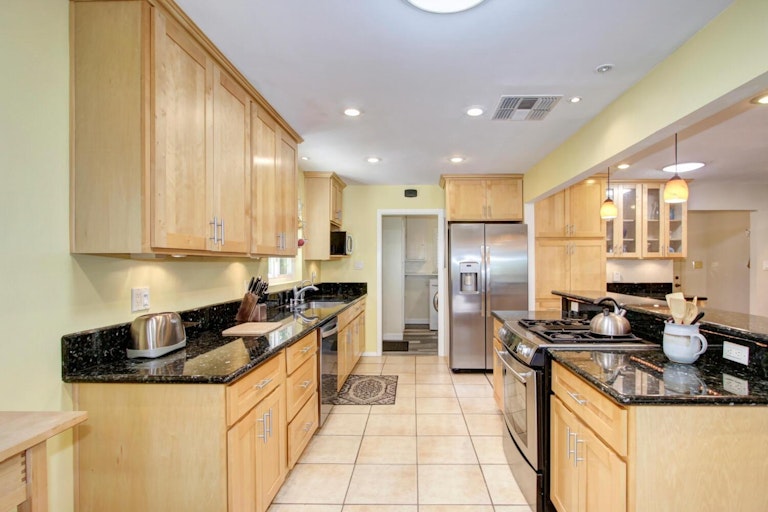 Photo 29 of 87 - 4501 Moddison Ave, Sacramento, CA 95819