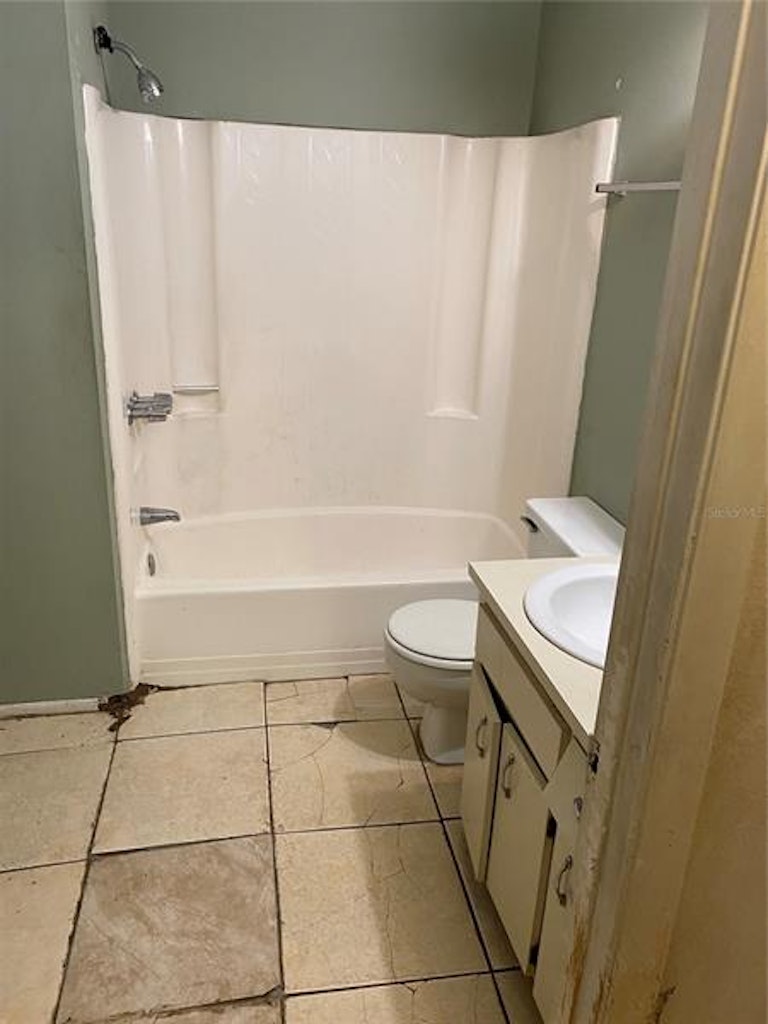 Photo 6 of 9 - 9610 N 21st St, Tampa, FL 33612