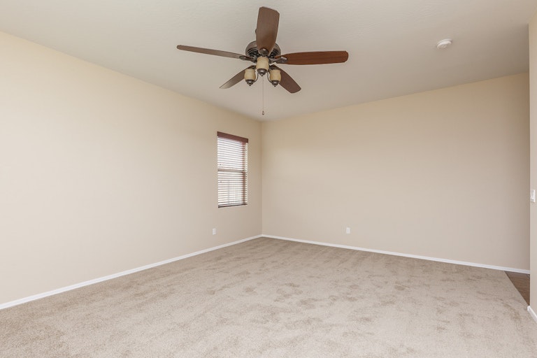 Photo 15 of 25 - 5613 W Kowalsky Ln, Phoenix, AZ 85339