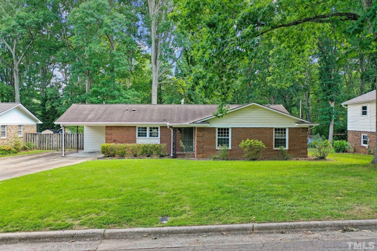 Photo 1 of 38 - 408 Chadwick Dr, Raleigh, NC 27609