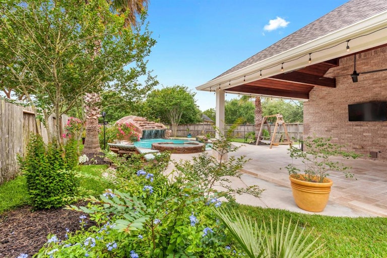 Photo 35 of 39 - 333 Grand Creek Dr, League City, TX 77573