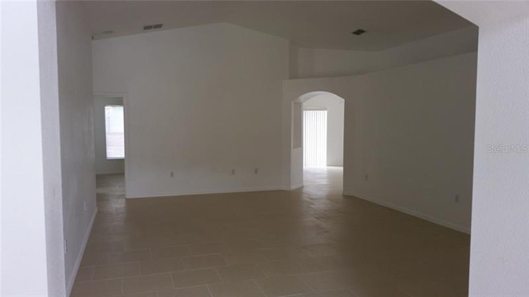 Photo 3 of 14 - 1717 Sage Creek Ct, Orlando, FL 32824