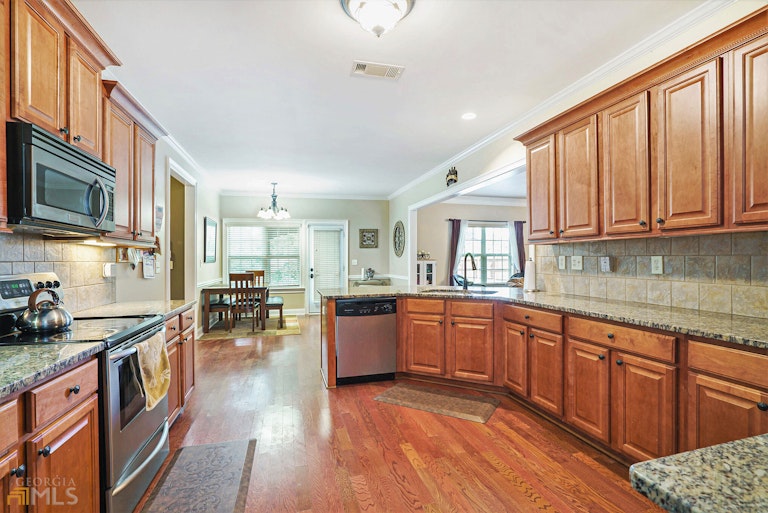 Photo 9 of 33 - 100 Belgian Ct, Hampton, GA 30228