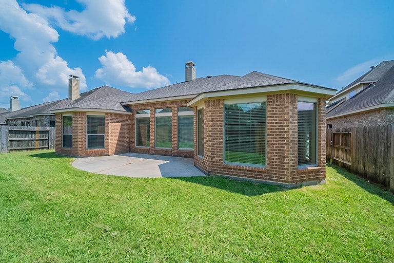 Photo 33 of 37 - 14727 Fountain Stone Ln, Humble, TX 77396