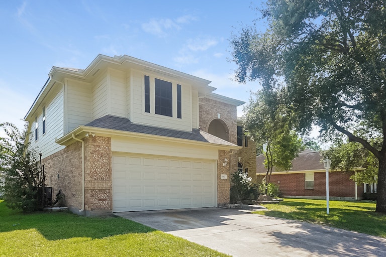 Photo 8 of 27 - 8910 Aberdeen Park Dr, Houston, TX 77095