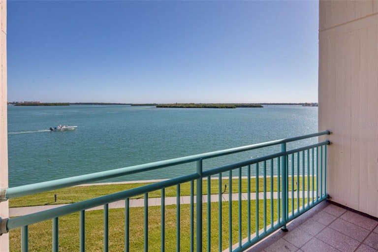 Photo 25 of 29 - 1 Key Capri #213E, Treasure Island, FL 33706