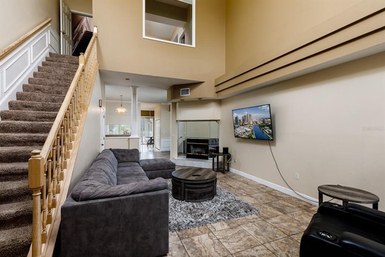 Photo 6 of 36 - 1802 Lago Vista Blvd, Palm Harbor, FL 34685