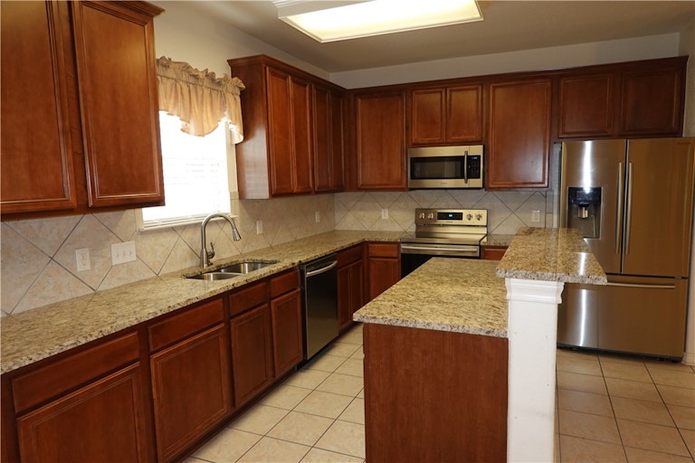 Photo 13 of 33 - 329 Island Oak Dr, Austin, TX 78748