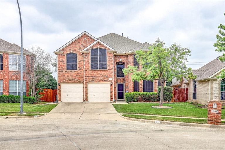 Photo 1 of 31 - 4644 Matthew Dr, Fort Worth, TX 76244