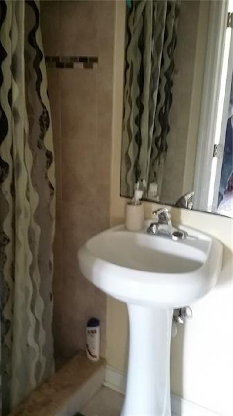 Photo 7 of 19 - 2608 W Columbus Dr, Tampa, FL 33607