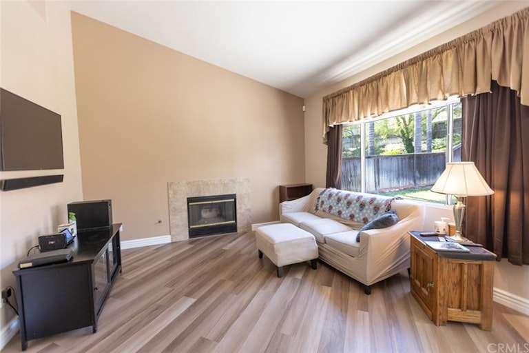 Photo 6 of 25 - 1480 Cherrywood Cir, Corona, CA 92881