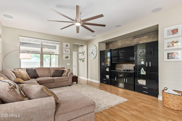 Photo 7 of 35 - 3015 W Laredo Ln, Phoenix, AZ 85085