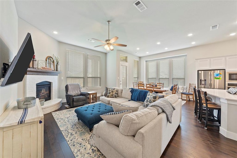 Photo 3 of 40 - 700 Pemberton Dr, Anna, TX 75409