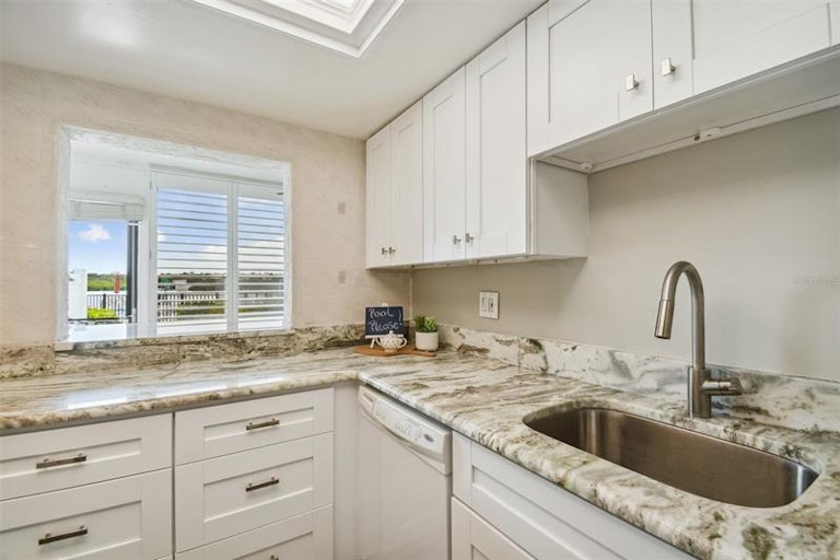 Photo 7 of 45 - 1 Windrush Blvd #5, Indian Rocks Beach, FL 33785