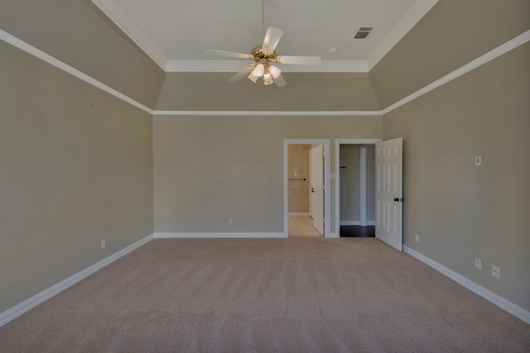 Photo 21 of 38 - 5705 Pleasant Run Rd, Colleyville, TX 76034