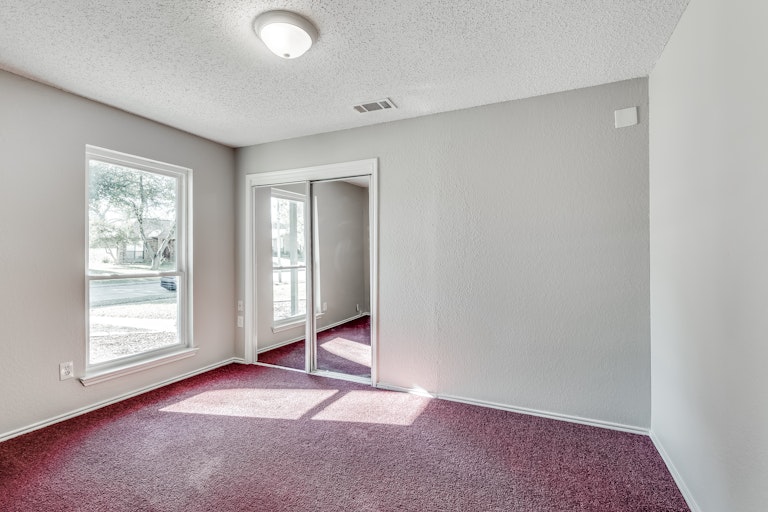 Photo 16 of 23 - 3114 Kingswood Dr, Garland, TX 75040