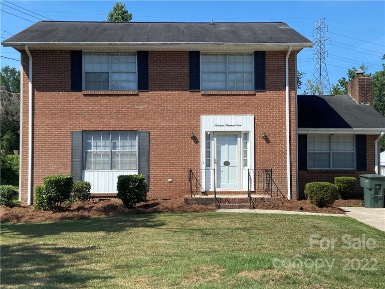 Photo 1 of 22 - 1901 Fern Forest Dr, Gastonia, NC 28054