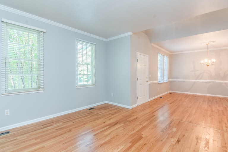 Photo 9 of 20 - 2305 Spruce Grove Ct, Raleigh, NC 27614