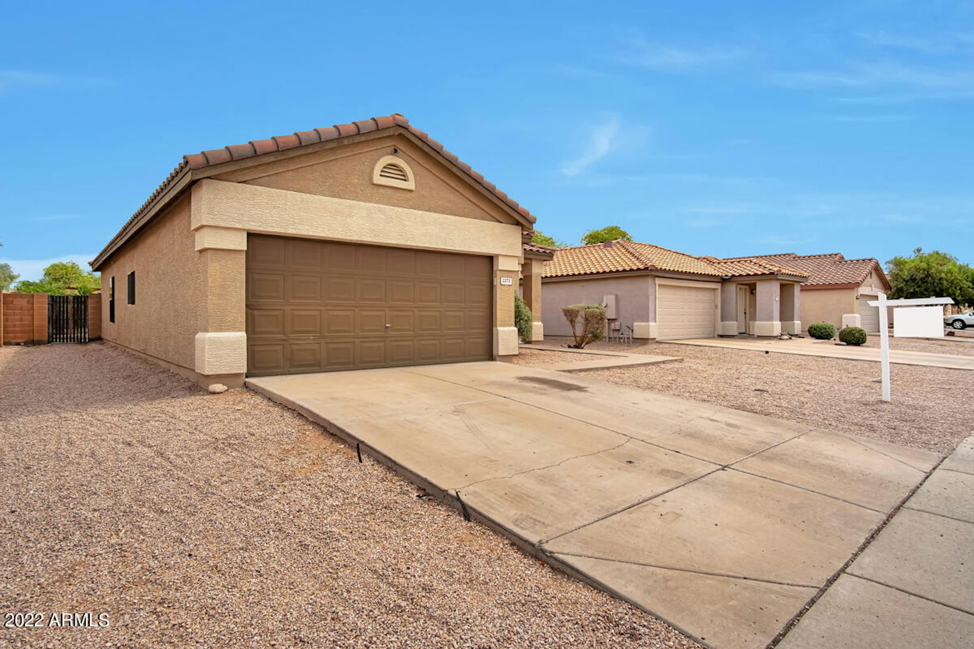 Photo 1 of 15 - 2272 W 22nd Ave, Apache Junction, AZ 85120