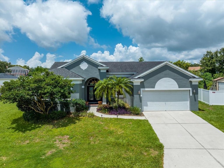 Photo 1 of 26 - 5949 Charloma Dr, Lakeland, FL 33812