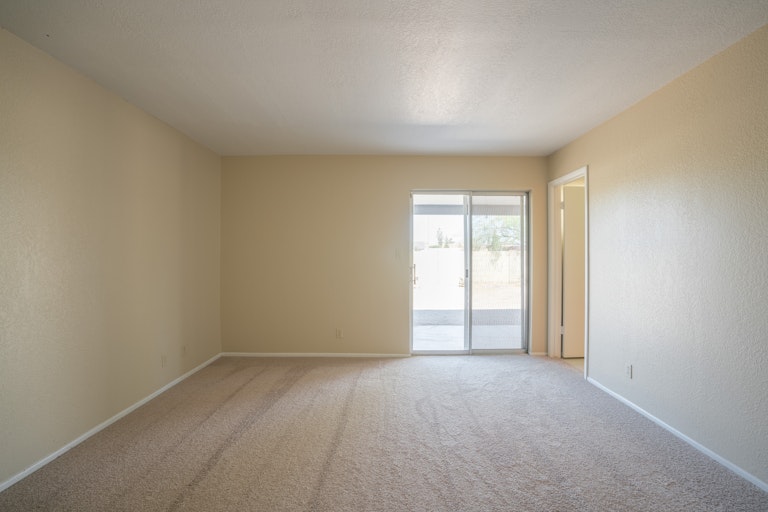 Photo 12 of 26 - 4340 W Paradise Dr, Glendale, AZ 85304