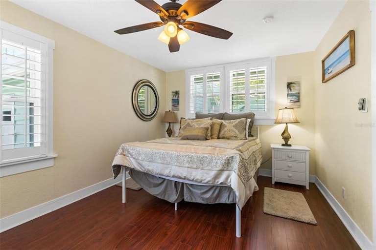 Photo 32 of 52 - 12400 Gulf Blvd #1, Saint Petersburg, FL 33706