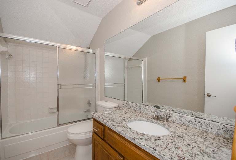 Photo 23 of 30 - 3123 Mayfair Dr, Carrollton, TX 75007