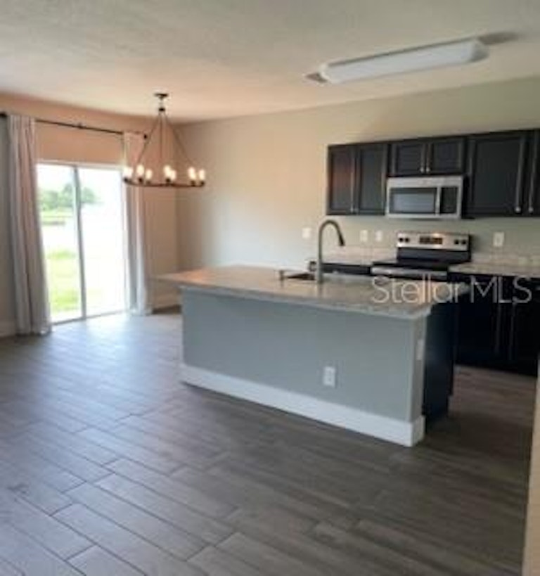 Photo 10 of 17 - 14558 Haddon Mist Dr, Wimauma, FL 33598
