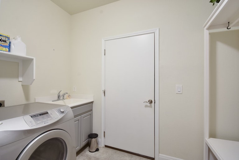 Photo 23 of 40 - 343 Cypress Springs Way, Georgetown, TX 78633