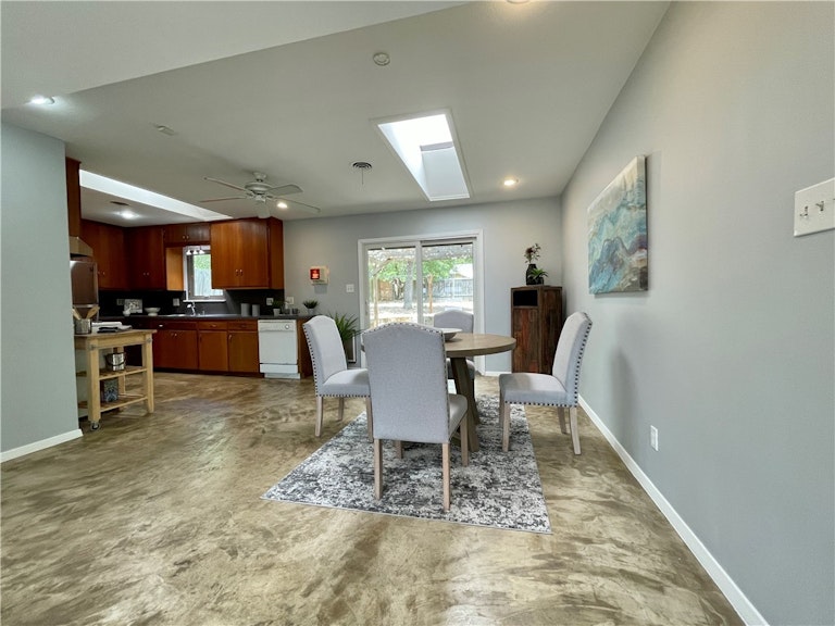 Photo 15 of 35 - 5409 Wellington Dr, Austin, TX 78723