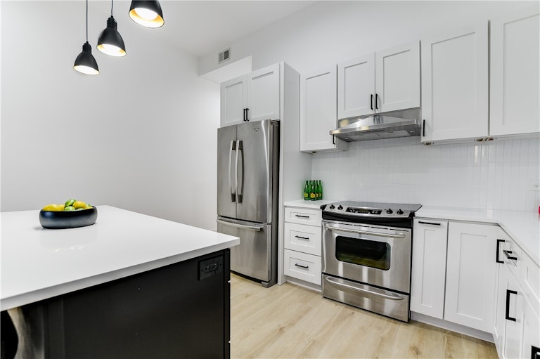 Photo 8 of 28 - 507 Sabine St #303, Austin, TX 78701