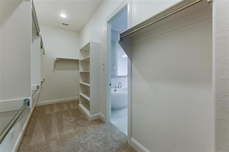 Photo 32 of 38 - 9442 Rockmount Dr, Dallas, TX 75243