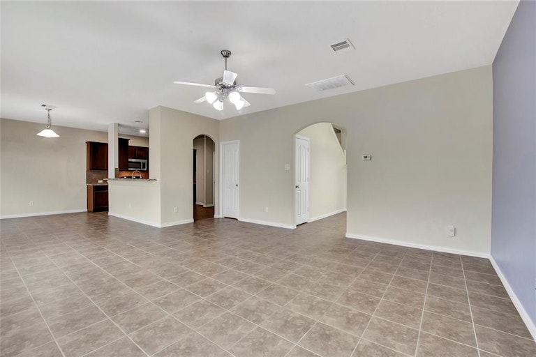 Photo 6 of 28 - 8302 Quest Ct, Rosharon, TX 77583