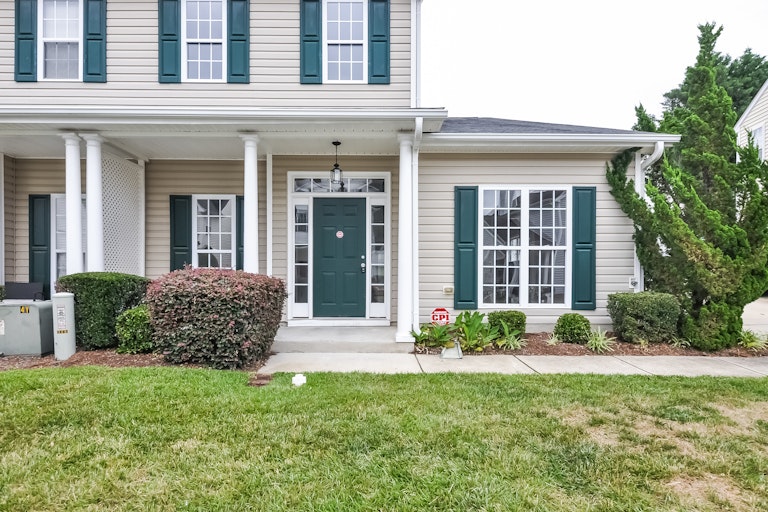 Photo 19 of 25 - 3003 White Cloud Cir, Apex, NC 27502