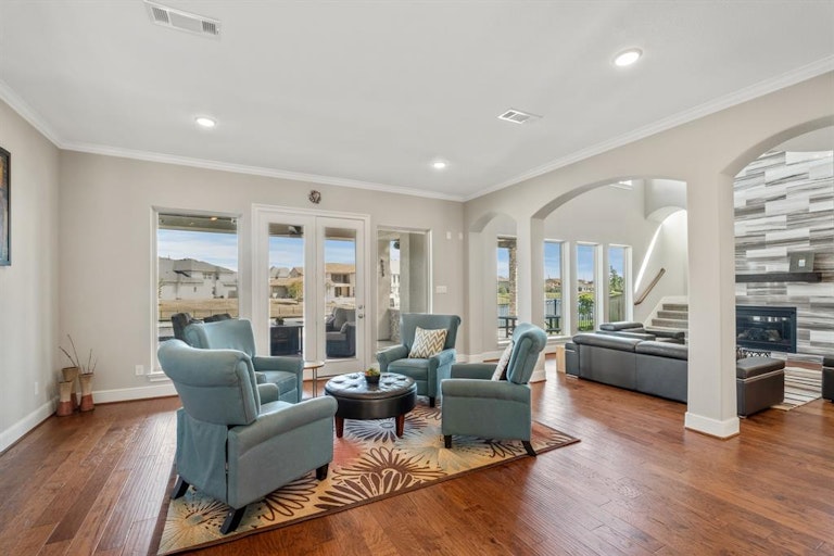Photo 12 of 38 - 5307 Rouchel Brook Ln, Sugar Land, TX 77479