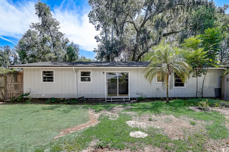 Photo 35 of 43 - 6215 Ogden Rd, Jacksonville, FL 32216
