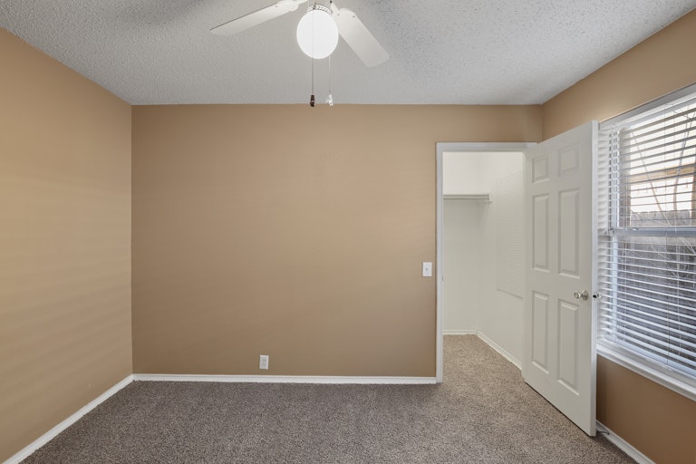 Photo 28 of 29 - 1145 Victoria Dr, Saginaw, TX 76131