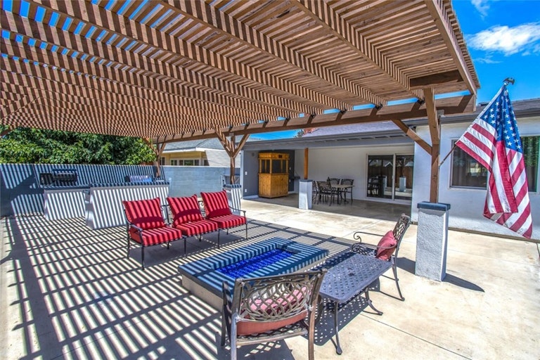 Photo 35 of 35 - 35565 Mountain View St, Yucaipa, CA 92399